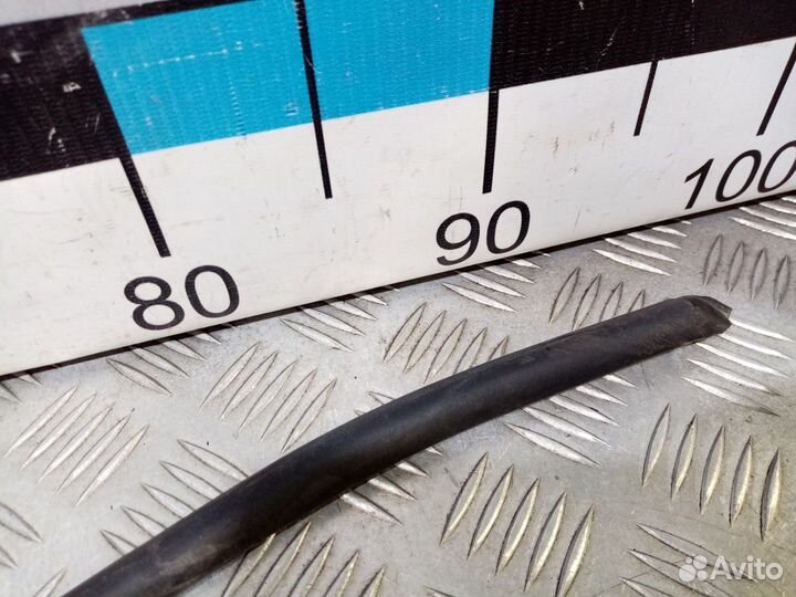 Б/У Уплотнитель двери задне правой спереди#001