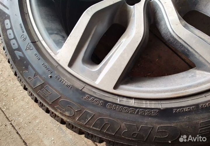Продам комплект резины с дисками R255/50/19
