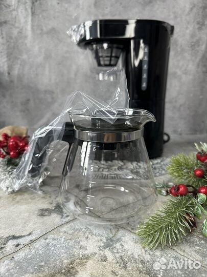 Кофеварка капельная Kitfort. Новая