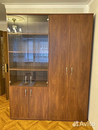 Комплект мебели (стол, тумба, шкаф)