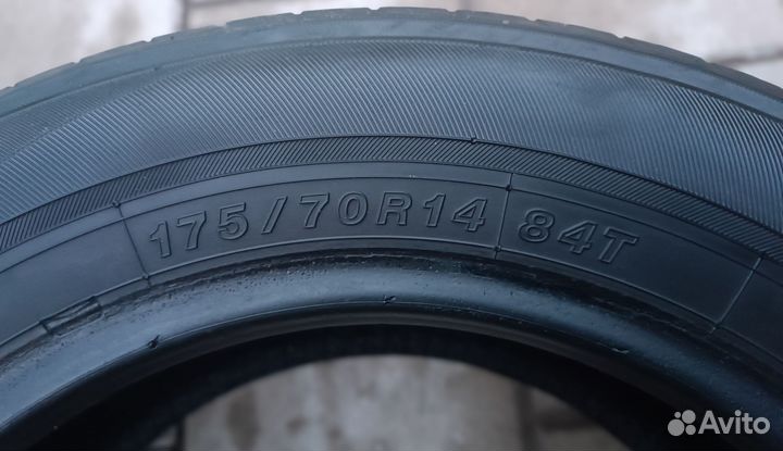 Yokohama BluEarth-A 175/70 R14 84T