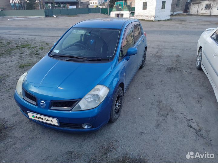Nissan Tiida 1.5 AT, 2004, 68 000 км