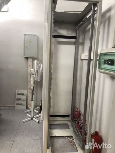 Серверная стойка