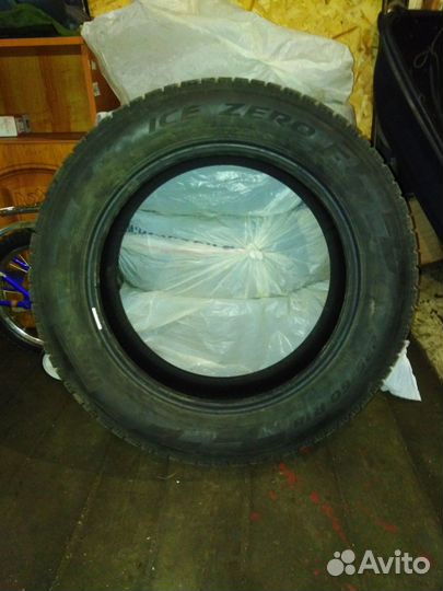 Pirelli Ice Zero 225/60 R18 104