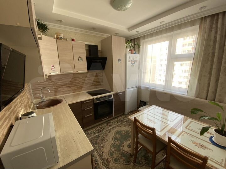 2-к. квартира, 57 м², 12/15 эт.