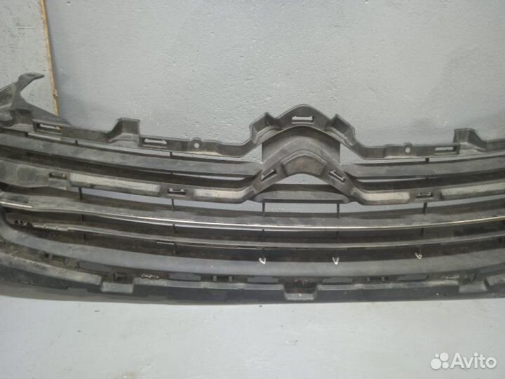 Решетка радиатора Citroen C4 2012