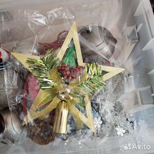 Елка искусственная с украшениями