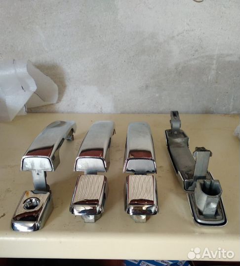 Наружные дверные ручки