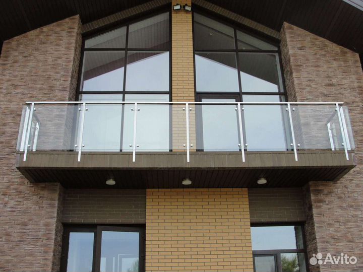 Ограждения из стекла по современным стандартам