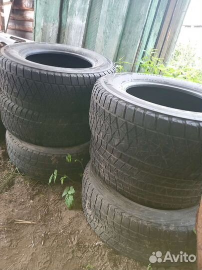 Bridgestone Blizzak DM-V1 265/65 R17