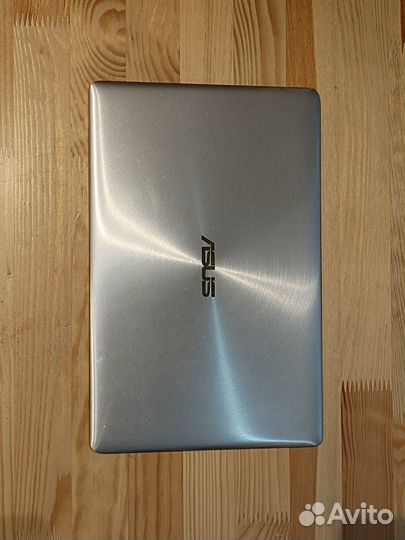 Asus Zenbook 3 (UX390U)