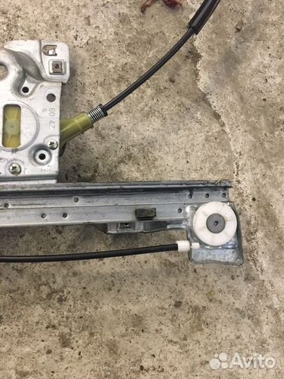 Стеклоподъёмник передний Renault Kangoo 2(2328)