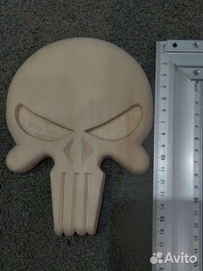 Резной череп (липа)