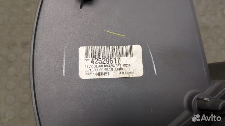 Бардачок Chevrolet Bolt 2016, 2017