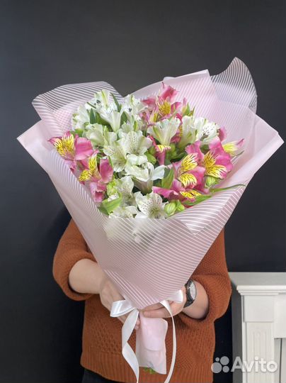 Букеты на выпускной- букет комплимент