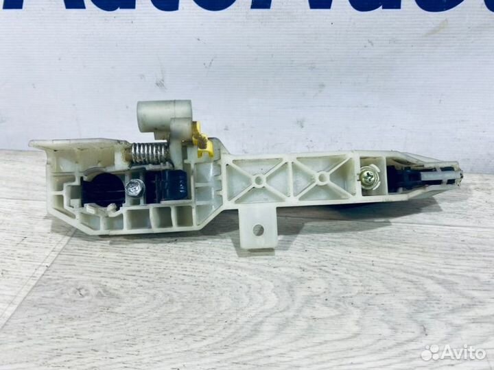 Ручка двери задняя левая Kia Rio седан 1.4 G4FA