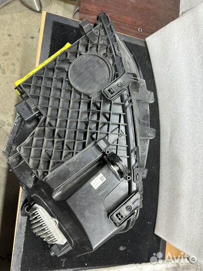 Фара передняя левая Mercedes GLC