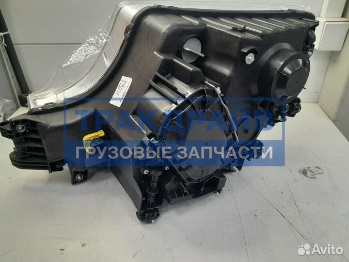 Фара головного света Мерседес Актрос мп4 правая