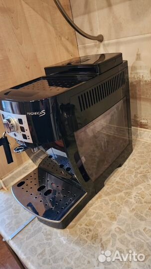 Кофемашина delonghi magnifica s