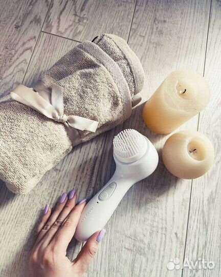 Очищающая щётка, кисти, футляры Mary Kay