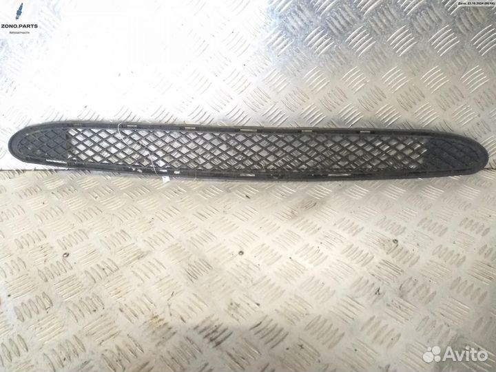 Решетка (заглушка) в бампер A2038852623 на Mercedes W203 (C)