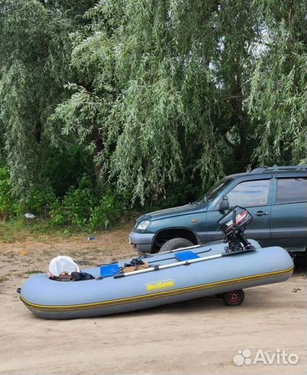 Лодка пвх Ботмастер 310 с транцевыми колёсами