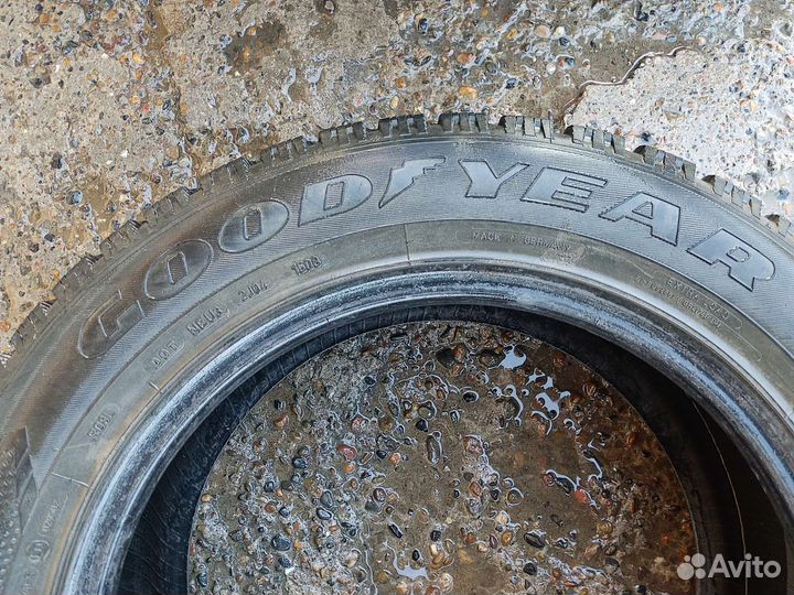 Goodyear UltraGrip 500 255/55 R18