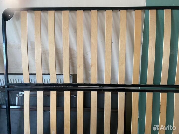 Тумба прикроватная и кровать