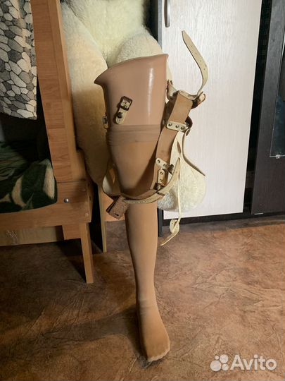 Протез левой ноги выше колена