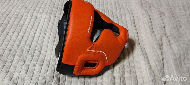 Шлем, перчатки, защита голени