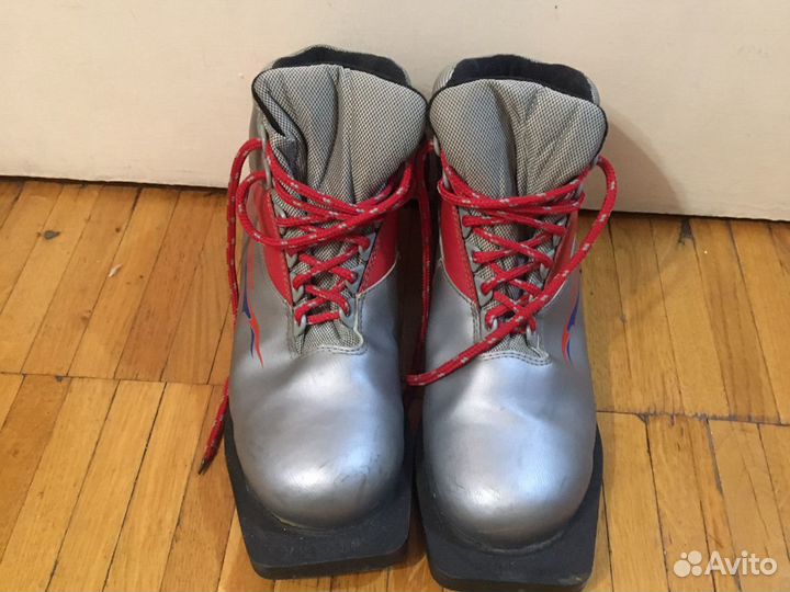 Лыжные ботинки классические