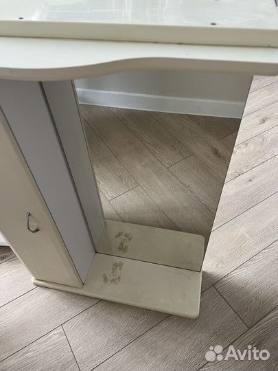 Зеркало в ванную с полочками и подсветкой