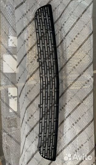 Решётка бампера нижняя Dodge Challenger 2015+