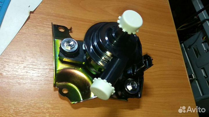 Помпа инвертора prius NHW20