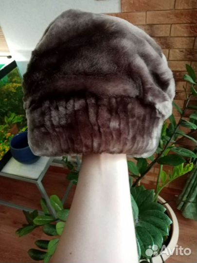 Шапка женская мутоновая