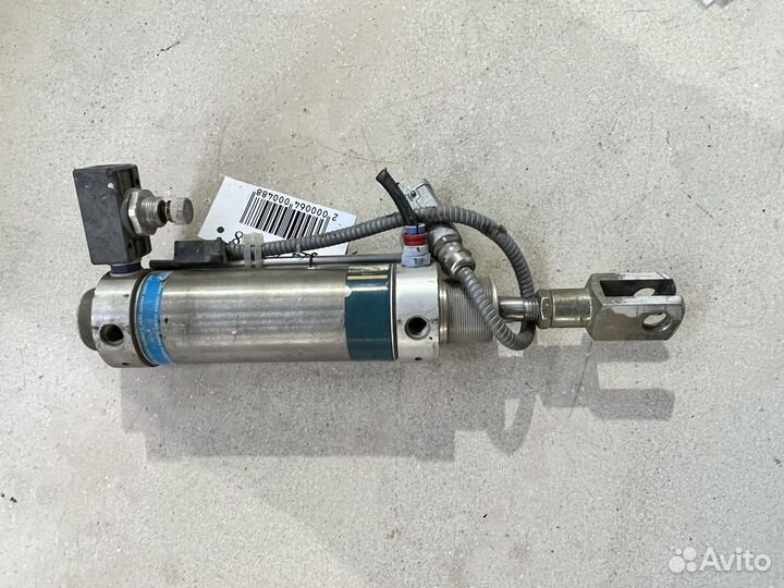 Пневмоцилиндр Festo DSW-63-100-P-A