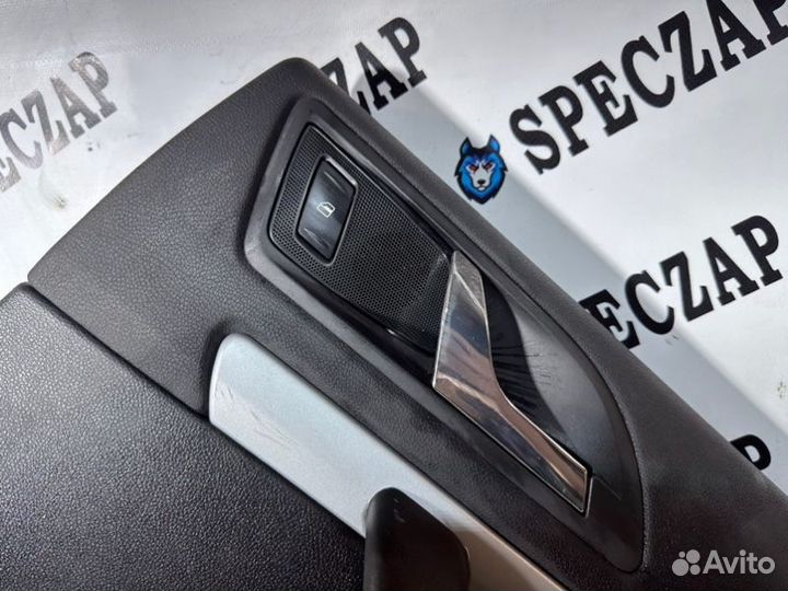Обшивка двери задняя правая Skoda Octavia A5 04-13