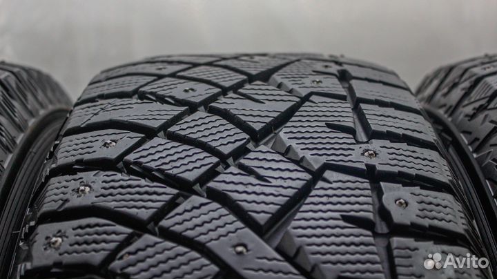 Nitto Therma Spike 235/65 R17 108T