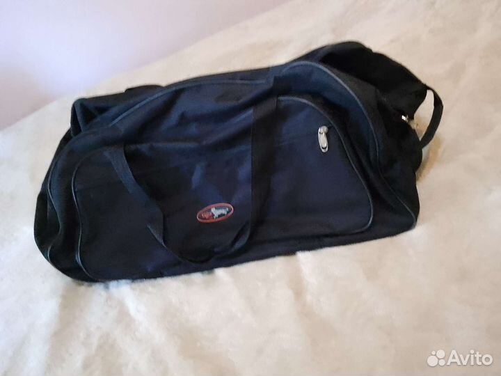 Спортивная сумка на колесах