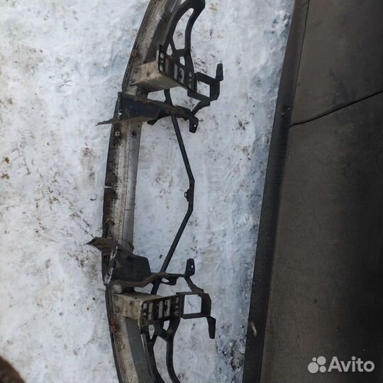 Bmw e60 панель передка рамка радиаторов телевизор