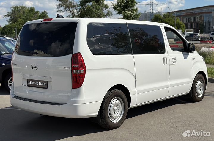 Аренда авто под выкуп минивен Hyundai Starex H-1