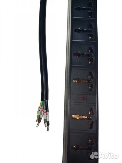 Блок распределения питания Towe X-PDU 3R60/4W-12