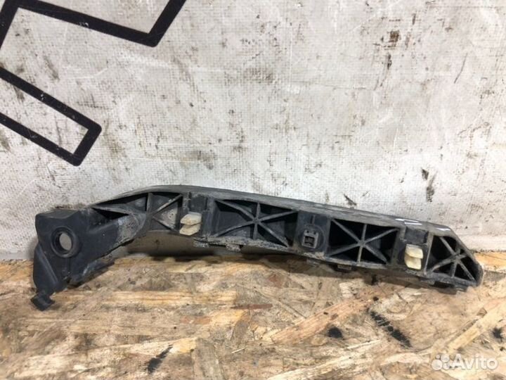 Кронштейн крыла передний левый Hyundai I40 1