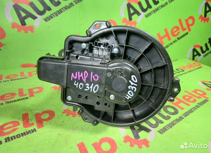 Мотор печки toyota aqua NHP10 3 контакта