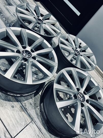 Колеса на volkswagen R17. Пасат Джета оригинал