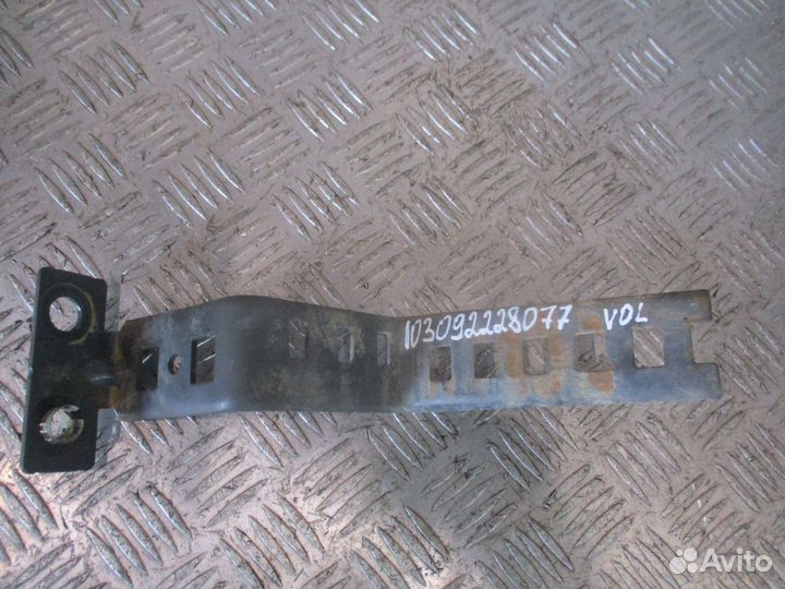 Кронштейн Volvo 22253553