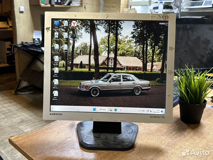 Монитор Samsung SyncMaster 710V