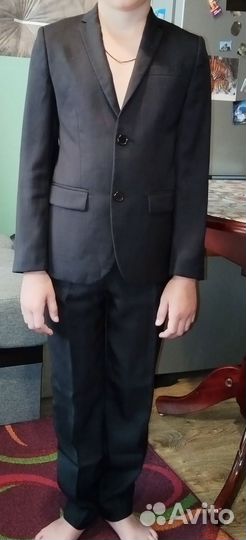 Школьный костюм двойка плюс 3 рубашки 140-146рост