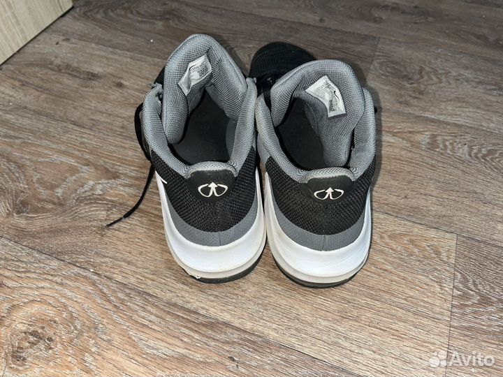 Баскетбольные кроссовки nike air max impact 3