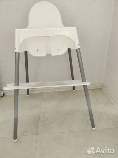 Стульчик для кормления IKEA с подножкой